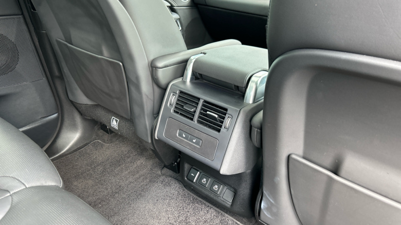 Land Rover Discovery 3.0 D300 R-Dynamic HSE 5dr Auto Diesel Station Wagon